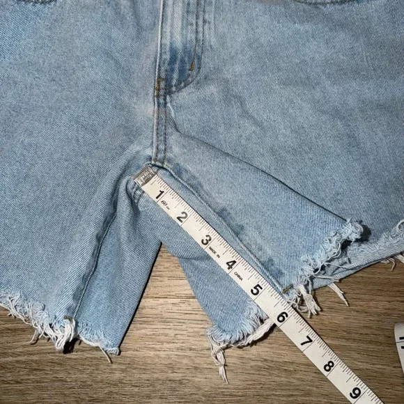 Edikted Denim Cutoff Shorts Light Wash High Rise Frayed Womens Medium - Picture 5 of 9